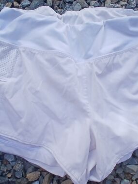 White LAYERS Performance Shorts SZ Small